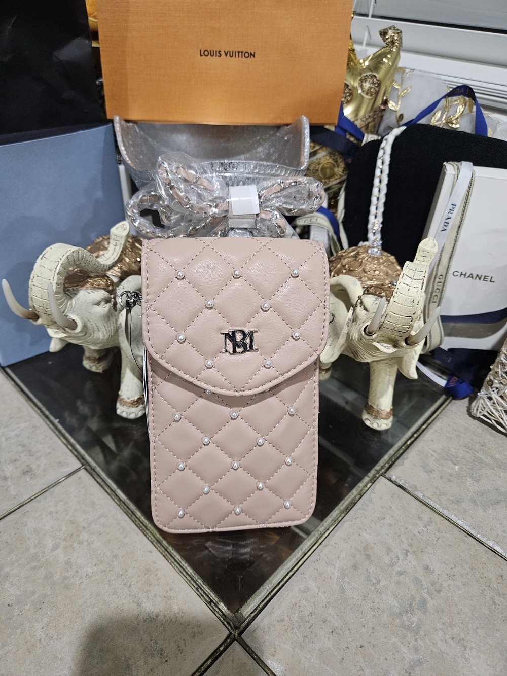 NWT! Badgley Mischka Quilted Pink Crossbody Phone Bag w/ Pearl Studs